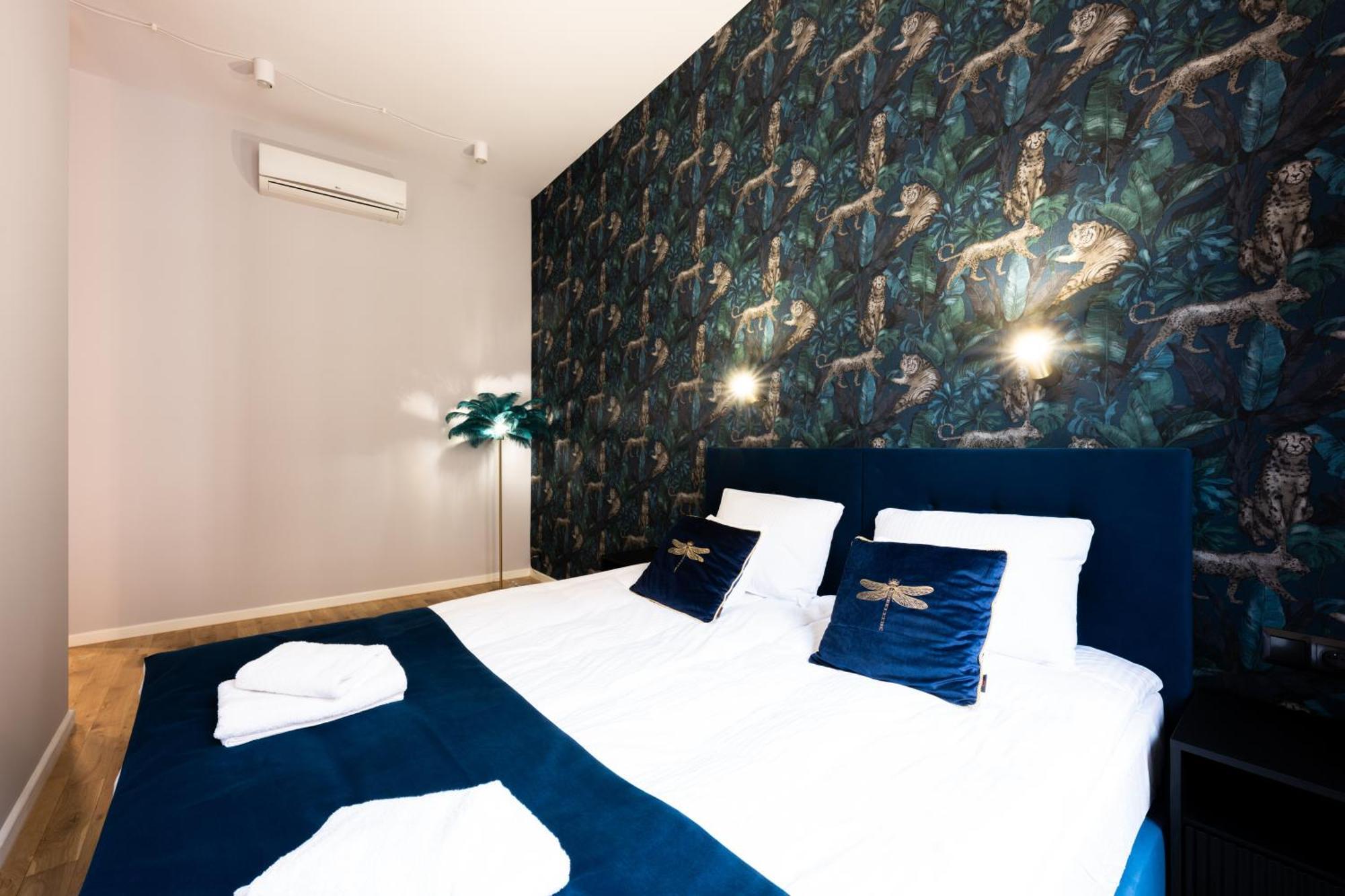 Bracka Main Square Apartment